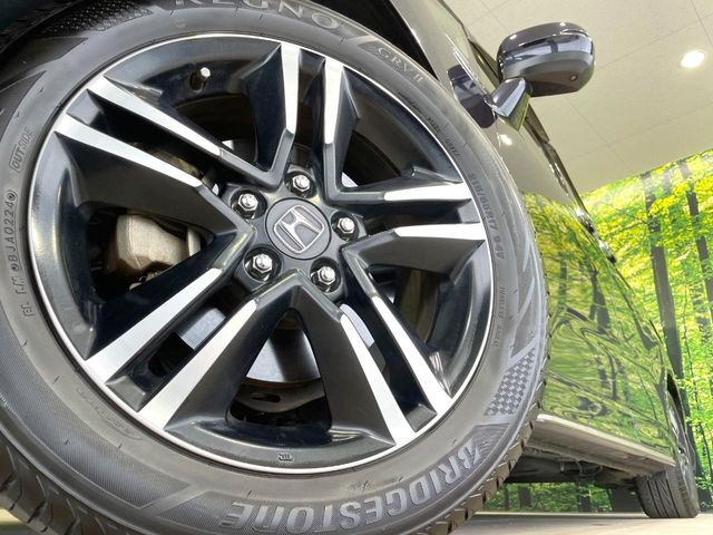 �y����17�C���`�A���~�z�C�[���z�O�ςɃ}�b�`���������A���~�z�C�[���𑕒����Ă���܂��B�e��ЊO�A���~�z�C�[����A�X�^�b�h���X�^�C�����戵�����Ă���܂��B���񂲑��k����������