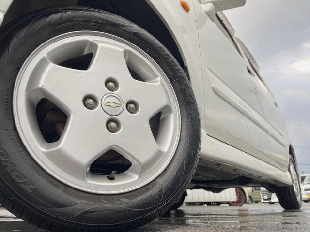 �y�������~�z�C�[���z�O�ςɃ}�b�`���������A���~�z�C�[���𑕒����Ă���܂��B�e��ЊO�A���~�z�C�[����A�X�^�b�h���X�^�C�����戵�����Ă���܂��B���񂲑��k����������