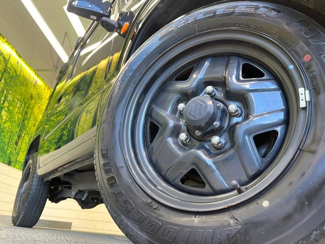 �y16�C���`�A���~�z�C�[���z�O�ςɃ}�b�`�����A���~�z�C�[���𑕒����Ă���܂��B�e��A���~�z�C�[����A�X�^�b�h���X�^�C�����戵�����Ă���܂��B���񂲑��k����������