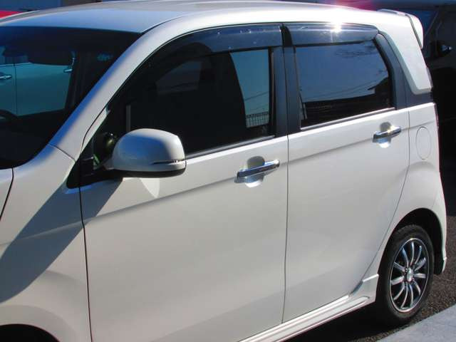 �X�^�C���b�V���ȃ��b�L�h�A�n���h����h�A�o�C�U�[�ȂǁA�ו��܂ł�����������������G�N�X�e���A�ł��B�T�C�h�r���[�̈������܂����f�U�C���������̃h���C�u������w�y���܂��Ă���܂��BCARGO���X�ł�