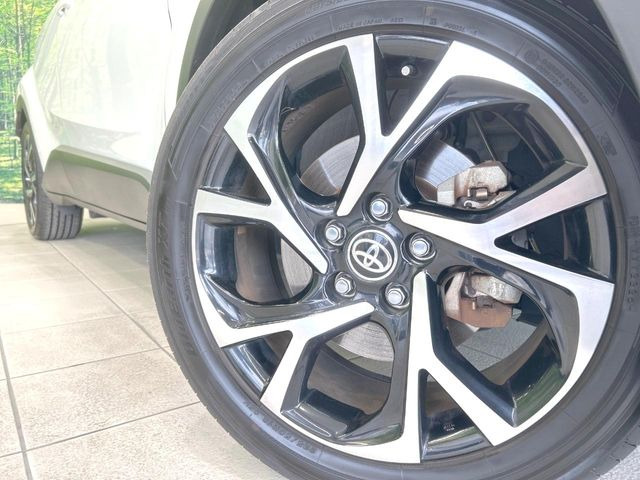 �y����18�C���`�A���~�z�C�[���z�O�ςɃ}�b�`���������A���~�z�C�[���𑕒����Ă���܂��B�e��ЊO�A���~�z�C�[����A�X�^�b�h���X�^�C�����戵�����Ă���܂��B���񂲑��k����������