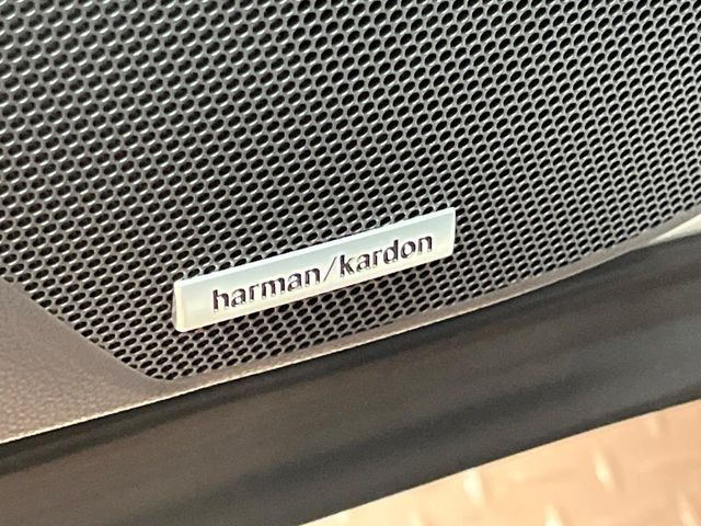 �yharman/kadon�z���[�J�[�I�v�V�����̍��i�ʃT�E���h�V�X�e���𓋍ځB��p�̃`���[�j���O���{���ꂽ�召�l�X�ȃX�s�[�J�[����ǎ��ȃT�E���h���t�ł��A�Տꊴ���ӂ�鉹����Ԃ����o���܂��B