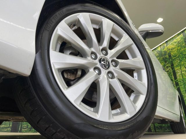 �y����17�C���`�A���~�z�C�[���z�O�ςɃ}�b�`���������A���~�z�C�[���𑕒����Ă���܂��B�e��ЊO�A���~�z�C�[����A�X�^�b�h���X�^�C�����戵�����Ă���܂��B���񂲑��k����������