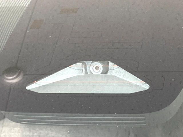 【トヨタセーフティセンス】走行中に前方の車両等を認識し、衝突しそうな時は警報とブレーキで衝突回避と被害軽減をアシスト。より安全にドライブをお楽しみいただけます。