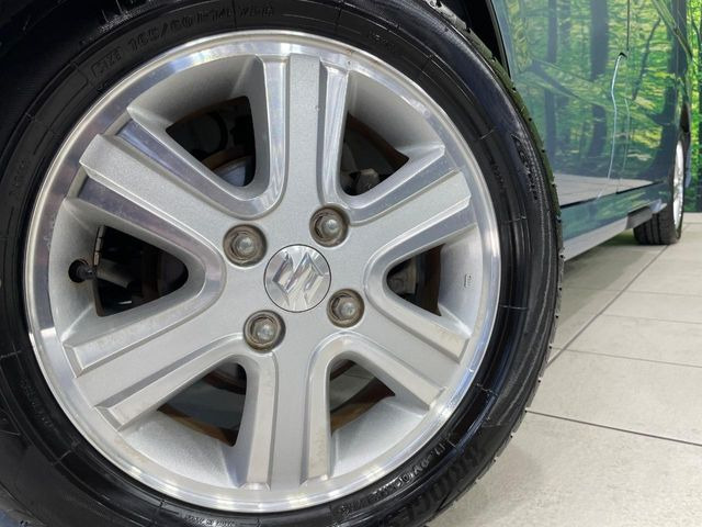 �y����14�C���`�A���~�z�C�[���z�O�ςɃ}�b�`���������A���~�z�C�[���𑕒����Ă���܂��B�e��ЊO�A���~�z�C�[����A�X�^�b�h���X�^�C�����戵�����Ă���܂��B���񂲑��k����������