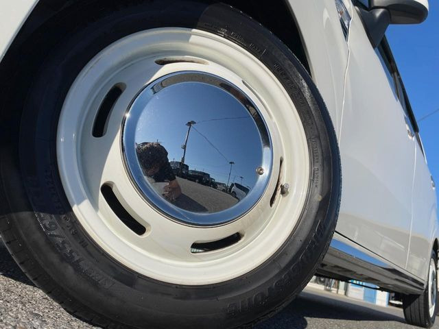 �y14�C���`�A���~�z�C�[���z�O�ςɃ}�b�`�����A���~�z�C�[���𑕒����Ă���܂��B�e��A���~�z�C�[����A�X�^�b�h���X�^�C�����戵�����Ă���܂��B���񂲑��k����������