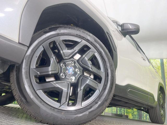 �y�A���~�z�C�[���z�O�ςɃ}�b�`���������A���~�z�C�[���𑕒����Ă���܂��B�e��ЊO�A���~�z�C�[����A�X�^�b�h���X�^�C�����戵�����Ă���܂��B���񂲑��k����������