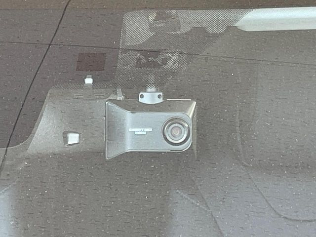 【ドライブレコーダー】ドライブレコーダー装備!走行中はもちろん、あおり運転や事故に遭遇した際、映像で記録し、万一のリスクに備えます。※記録用SDカードはお客様ご自身でご準備いただく必要があります。
