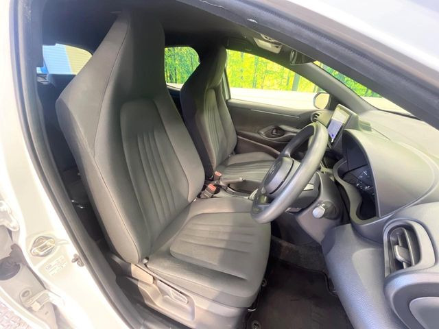 運転席シート廻りは使用感も少なく、良好な状態となっています。丁寧に使われていたことがよくわかりますね。