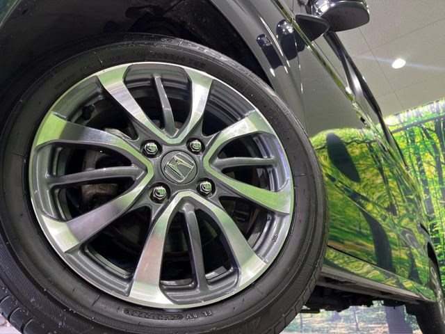 �y����14�C���`�A���~�z�C�[���z�O�ςɃ}�b�`���������A���~�z�C�[���𑕒����Ă���܂��B�e��ЊO�A���~�z�C�[����A�X�^�b�h���X�^�C�����戵�����Ă���܂��B���񂲑��k����������