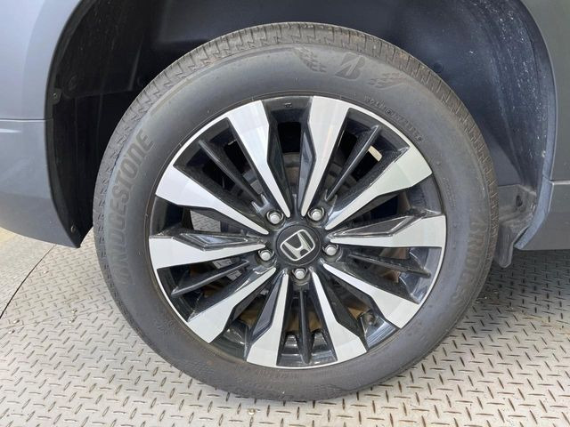 �y����17�C���`�A���~�z�C�[���z�O�ςɃ}�b�`���������A���~�z�C�[���𑕒����Ă���܂��B�e��ЊO�A���~�z�C�[����A�X�^�b�h���X�^�C�����戵�����Ă���܂��B���񂲑��k����������