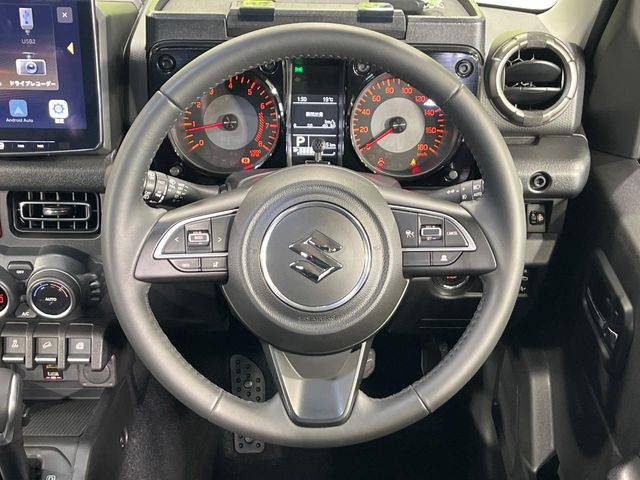 【ステアリングスイッチ】運転中、前方から目線をそらすことなく、オーディオ等の操作が可能な便利機能!安心&快適なドライブを演出してくれます♪