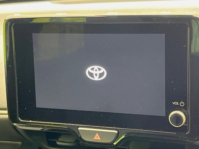 �y8�C���` �f�B�X�v���C�I�[�f�B�I�z���ʂ̃f�B�X�v���C��AppleCarPlay��AndroidAuto�����p�\�B�傫�ȉ�ʂŃX�}�z�i�r�A�v���������p���������܂���