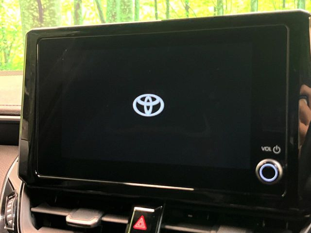 �y8�C���` �f�B�X�v���C�I�[�f�B�I�z���ʂ̃f�B�X�v���C��AppleCarPlay��AndroidAuto�����p�\�B�傫�ȉ�ʂŃX�}�z�i�r�A�v���������p���������܂���