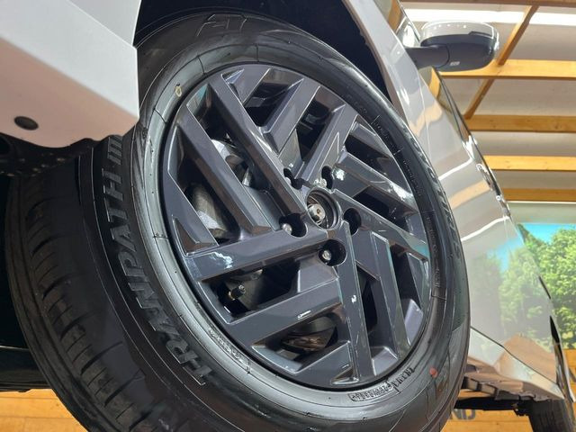 �y����16�C���`�A���~�z�C�[���z�O�ςɃ}�b�`���������A���~�z�C�[���𑕒����Ă���܂��B�e��ЊO�A���~�z�C�[����A�X�^�b�h���X�^�C�����戵�����Ă���܂��B���񂲑��k����������