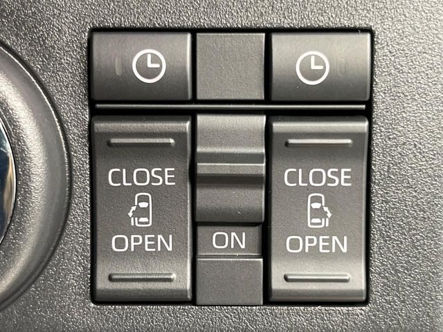 【両側パワースライドドア】スマートキーや運転席のスイッチで後席両側スライドドアの開閉が可能♪電動だから力を入れてドアを開ける必要が無く、小さなお子様でも簡単に開け閉めでき快適です♪