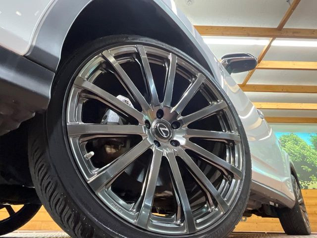 �y����22�C���`�A���~�z�C�[���z�O�ςɃ}�b�`���������A���~�z�C�[���𑕒����Ă���܂��B�e��ЊO�A���~�z�C�[����A�X�^�b�h���X�^�C�����戵�����Ă���܂��B���񂲑��k����������