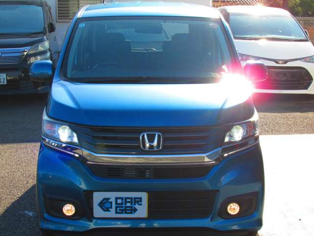�N�₩�ȃu���[�̃{�f�B�J���[���ڂ�����NWGN�J�X�^���B�_�������w�b�h���C�g�ƃt�H�O�����v���t�����g�t�F�C�X���������߁A�����Ȉ�ۂ����o���܂��B�����̃h���C�u���y�����Ȃ�X�^�C���b�V���Ȉ��ł��BC