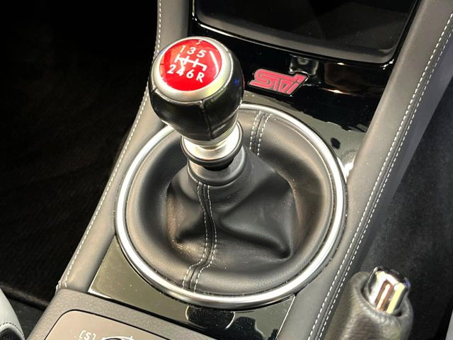 【フロア6速MT】走りの6速MT!!スポーティーな走行をお楽しみいただけます♪