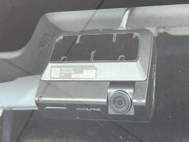 【ドライブレコーダー】ドライブレコーダー装備!走行中はもちろん、あおり運転や事故に遭遇した際、映像で記録し、万一のリスクに備えます。※記録用SDカードはお客様ご自身でご準備いただく必要があります。