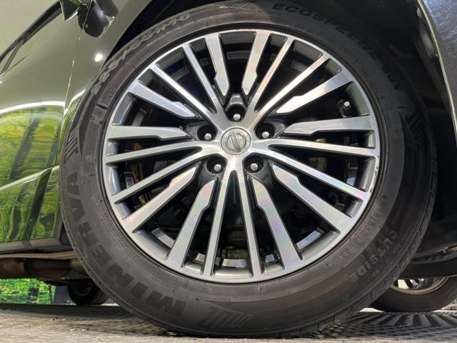 �y����18�C���`�A���~�z�C�[���z�O�ςɃ}�b�`���������A���~�z�C�[���𑕒����Ă���܂��B�e��ЊO�A���~�z�C�[����A�X�^�b�h���X�^�C�����戵�����Ă���܂��B���񂲑��k����������