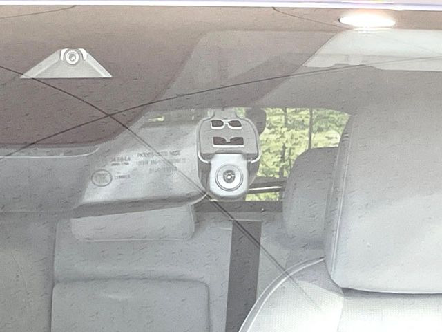 【ドライブレコーダー】ドライブレコーダー装備!走行中はもちろん、あおり運転や事故に遭遇した際、映像で記録し、万一のリスクに備えます。※記録用SDカードはお客様ご自身でご準備いただく必要があります。