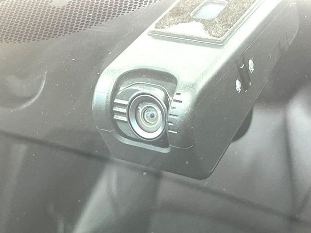 【ドライブレコーダー】ドライブレコーダー装備!走行中はもちろん、あおり運転や事故に遭遇した際、映像で記録し、万一のリスクに備えます。※記録用SDカードはお客様ご自身でご準備いただく必要があります。