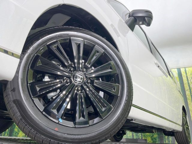 �y�����A���~�z�C�[���z�O�ςɃ}�b�`���������A���~�z�C�[���𑕒����Ă���܂��B�e��ЊO�A���~�z�C�[����A�X�^�b�h���X�^�C�����戵�����Ă���܂��B���񂲑��k����������