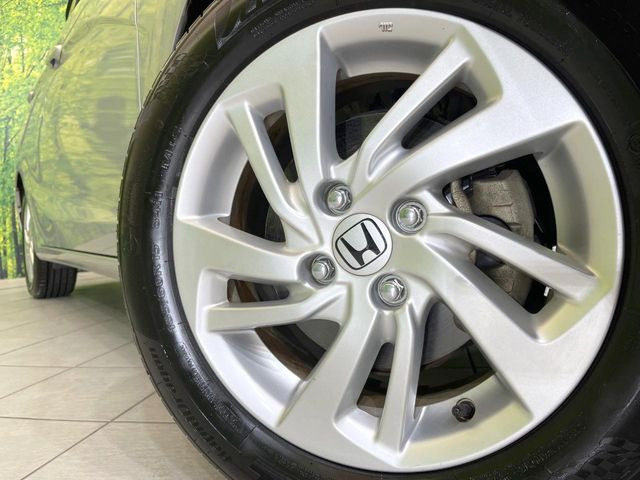 �y����15�C���`�A���~�z�C�[���z�O�ςɃ}�b�`���������A���~�z�C�[���𑕒����Ă���܂��B�e��ЊO�A���~�z�C�[����A�X�^�b�h���X�^�C�����戵�����Ă���܂��B���񂲑��k����������