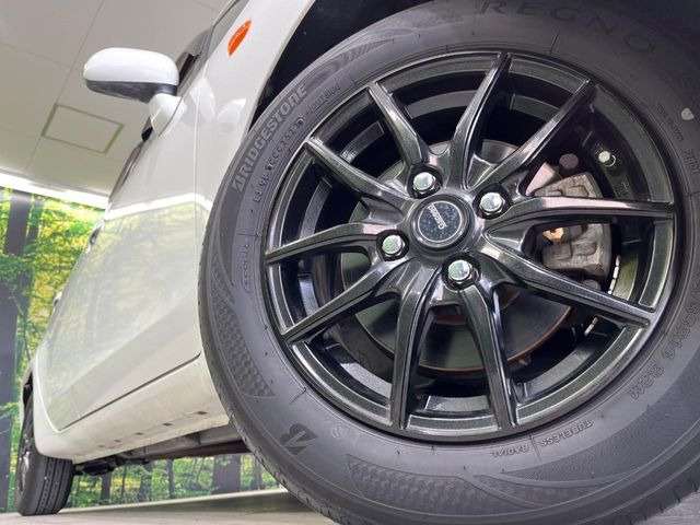 �y14�C���`�A���~�z�C�[���z�O�ςɃ}�b�`�����A���~�z�C�[���𑕒����Ă���܂��B�e��A���~�z�C�[����A�X�^�b�h���X�^�C�����戵�����Ă���܂��B���񂲑��k����������