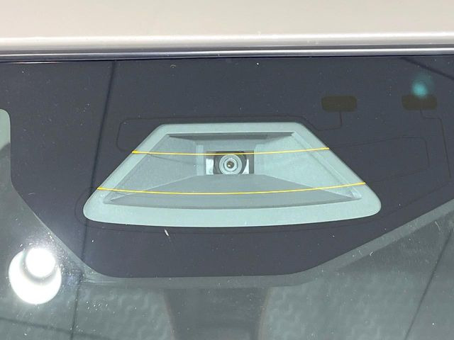【スズキ セーフティサポート】走行中に前方の車両等を認識し、衝突しそうな時は警報とブレーキで衝突回避と被害軽減をアシスト。より安全にドライブをお楽しみいただけます。