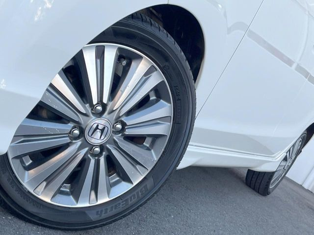 �y����14�C���`�A���~�z�C�[���z�O�ςɃ}�b�`���������A���~�z�C�[���𑕒����Ă���܂��B�e��ЊO�A���~�z�C�[����A�X�^�b�h���X�^�C�����戵�����Ă���܂��B���񂲑��k����������