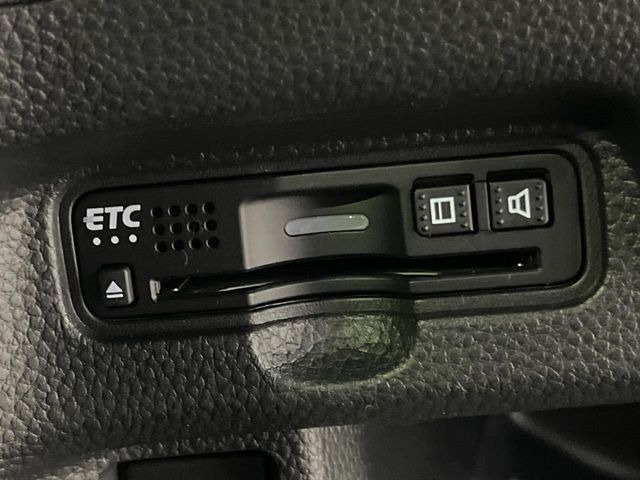 【ETC】高速道路の料金所をストレスなく通過!話題のスポットやサービスエリアに多い「スマートIC」利用時は必須のアイテムです。当店でセットアップを実施、ご納車当日からすぐにご利用いただけます!