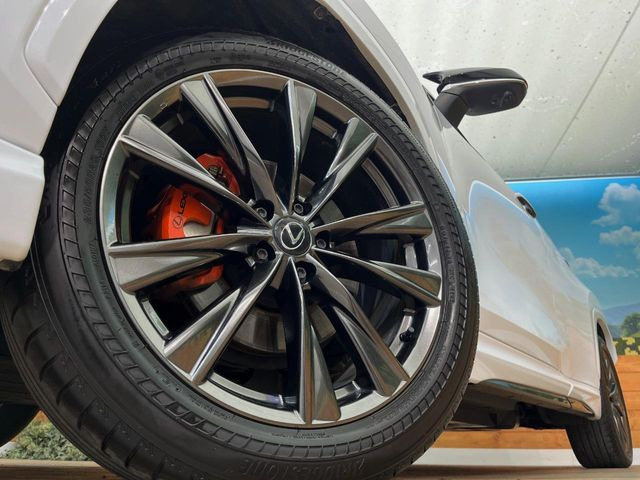 �y����20�C���`�A���~�z�C�[���z�O�ςɃ}�b�`���������A���~�z�C�[���𑕒����Ă���܂��B�e��ЊO�A���~�z�C�[����A�X�^�b�h���X�^�C�����戵�����Ă���܂��B���񂲑��k����������