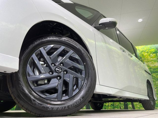 �y����16�C���`�A���~�z�C�[���z�O�ςɃ}�b�`���������A���~�z�C�[���𑕒����Ă���܂��B�e��ЊO�A���~�z�C�[����A�X�^�b�h���X�^�C�����戵�����Ă���܂��B���񂲑��k����������