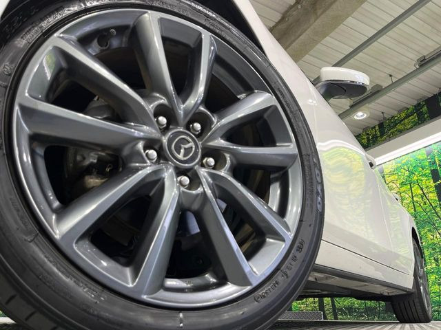�y����18�C���`�A���~�z�C�[���z�O�ςɃ}�b�`���������A���~�z�C�[���𑕒����Ă���܂��B�e��ЊO�A���~�z�C�[����A�X�^�b�h���X�^�C�����戵�����Ă���܂��B���񂲑��k����������
