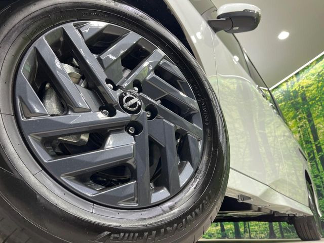 �y����16�C���`�A���~�z�C�[���z�O�ςɃ}�b�`���������A���~�z�C�[���𑕒����Ă���܂��B�e��ЊO�A���~�z�C�[����A�X�^�b�h���X�^�C�����戵�����Ă���܂��B���񂲑��k����������