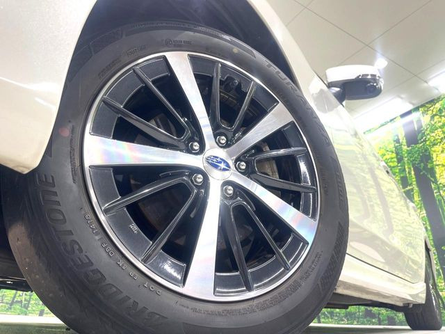 �y����16�C���`�A���~�z�C�[���z�O�ςɃ}�b�`���������A���~�z�C�[���𑕒����Ă���܂��B�e��ЊO�A���~�z�C�[����A�X�^�b�h���X�^�C�����戵�����Ă���܂��B���񂲑��k����������
