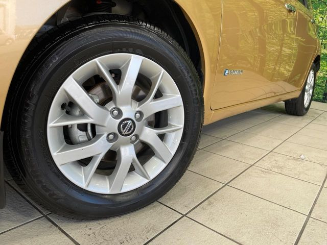 �y����15�C���`�A���~�z�C�[���z�O�ςɃ}�b�`���������A���~�z�C�[���𑕒����Ă���܂��B�e��ЊO�A���~�z�C�[����A�X�^�b�h���X�^�C�����戵�����Ă���܂��B���񂲑��k����������