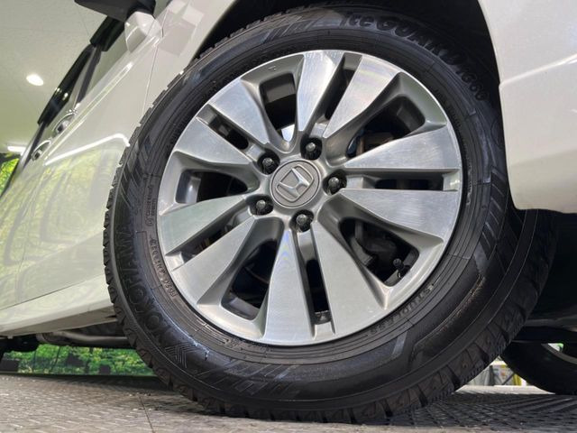 �y�����A���~�z�C�[���z�O�ςɃ}�b�`���������A���~�z�C�[���𑕒����Ă���܂��B�e��ЊO�A���~�z�C�[����A�X�^�b�h���X�^�C�����戵�����Ă���܂��B���񂲑��k����������