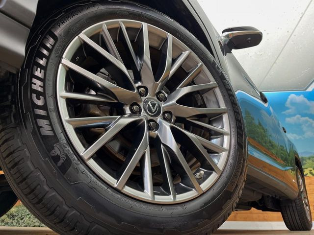 �y����20�C���`�A���~�z�C�[���z�O�ςɃ}�b�`���������A���~�z�C�[���𑕒����Ă���܂��B�e��ЊO�A���~�z�C�[����A�X�^�b�h���X�^�C�����戵�����Ă���܂��B���񂲑��k����������