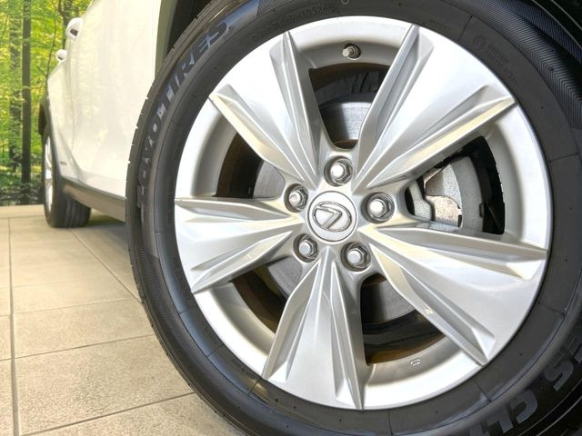 �y����17�C���`�A���~�z�C�[���z�O�ςɃ}�b�`���������A���~�z�C�[���𑕒����Ă���܂��B�e��ЊO�A���~�z�C�[����A�X�^�b�h���X�^�C�����戵�����Ă���܂��B���񂲑��k����������