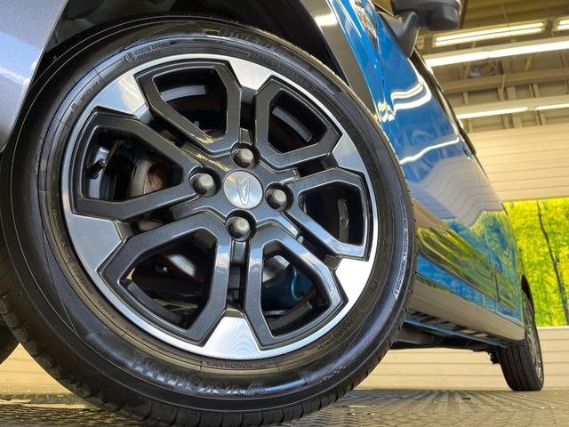 �y����15�C���`�A���~�z�C�[���z�O�ςɃ}�b�`���������A���~�z�C�[���𑕒����Ă���܂��B�e��ЊO�A���~�z�C�[����A�X�^�b�h���X�^�C�����戵�����Ă���܂��B���񂲑��k����������
