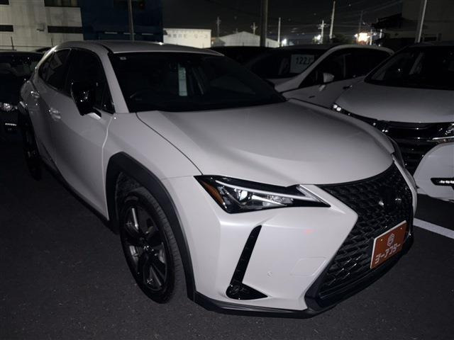 UX(レクサス) 250h バージョンC　純正10.3インチナビ バックモニター 中古車画像