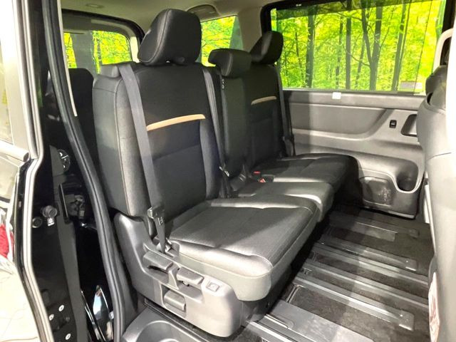 �Z�J���h�V�[�g�͒������������ƂȂ��Ă���A�X���C�h����ΒʘH�X�y�[�X���o��!�O��̈ړ����Ƃ��Ă��ȒP�ł���������A8����Ԏ������K�ȍ���S�n�̃V�[�g�ƂȂ��Ă��܂���