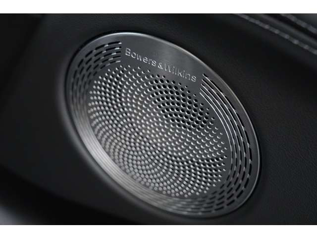 Bowers&Wilkins �_�C�������h�T���E���h�T�E���h�V�X�e�� ���I������Ă���A�ԓ���Ԃ��㎿�ȋ�Ԃւƕς��Ă���܂��B