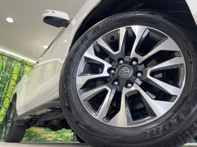 �y����19�C���`�A���~�z�C�[���z�O�ςɃ}�b�`���������A���~�z�C�[���𑕒����Ă���܂��B�e��ЊO�A���~�z�C�[����A�X�^�b�h���X�^�C�����戵�����Ă���܂��B���񂲑��k����������