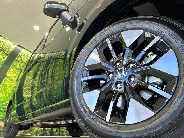 �y����16�C���`�A���~�z�C�[���z�O�ςɃ}�b�`���������A���~�z�C�[���𑕒����Ă���܂��B�e��ЊO�A���~�z�C�[����A�X�^�b�h���X�^�C�����戵�����Ă���܂��B���񂲑��k����������