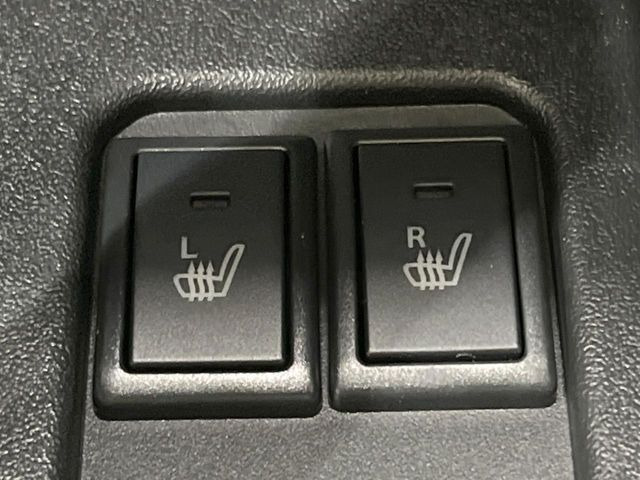【シートヒーター】寒い日に重宝するシートヒーター!エアコンより早く温まってくれるので寒がりの人も安心ですね♪エアコンの温風は乾燥するから苦手、という方にもをおすすめです。