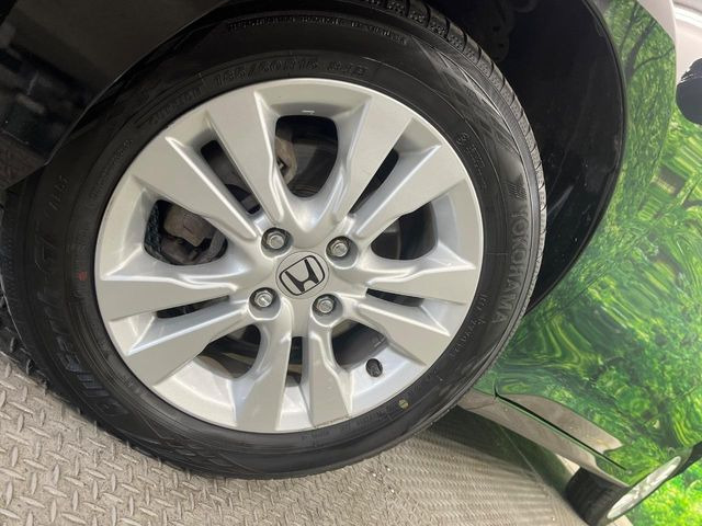 �y15�C���`�A���~�z�C�[���z�O�ςɃ}�b�`�����A���~�z�C�[���𑕒����Ă���܂��B�e��A���~�z�C�[����A�X�^�b�h���X�^�C�����戵�����Ă���܂��B���񂲑��k����������